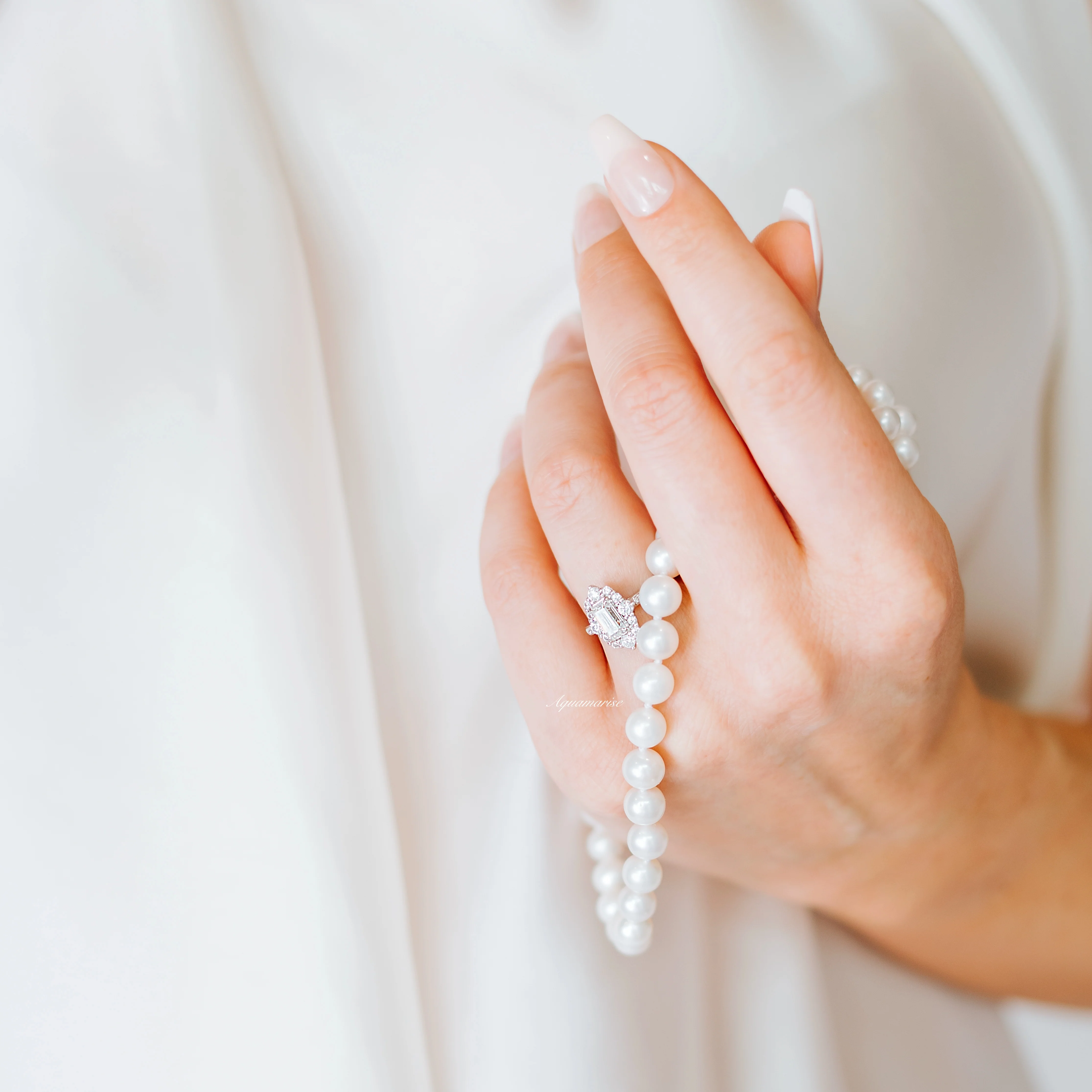 Emerald Cut Lab-Grown Diamond Engagement Ring in Solid 14K Yellow Gold (IGI Certified) - Image 3