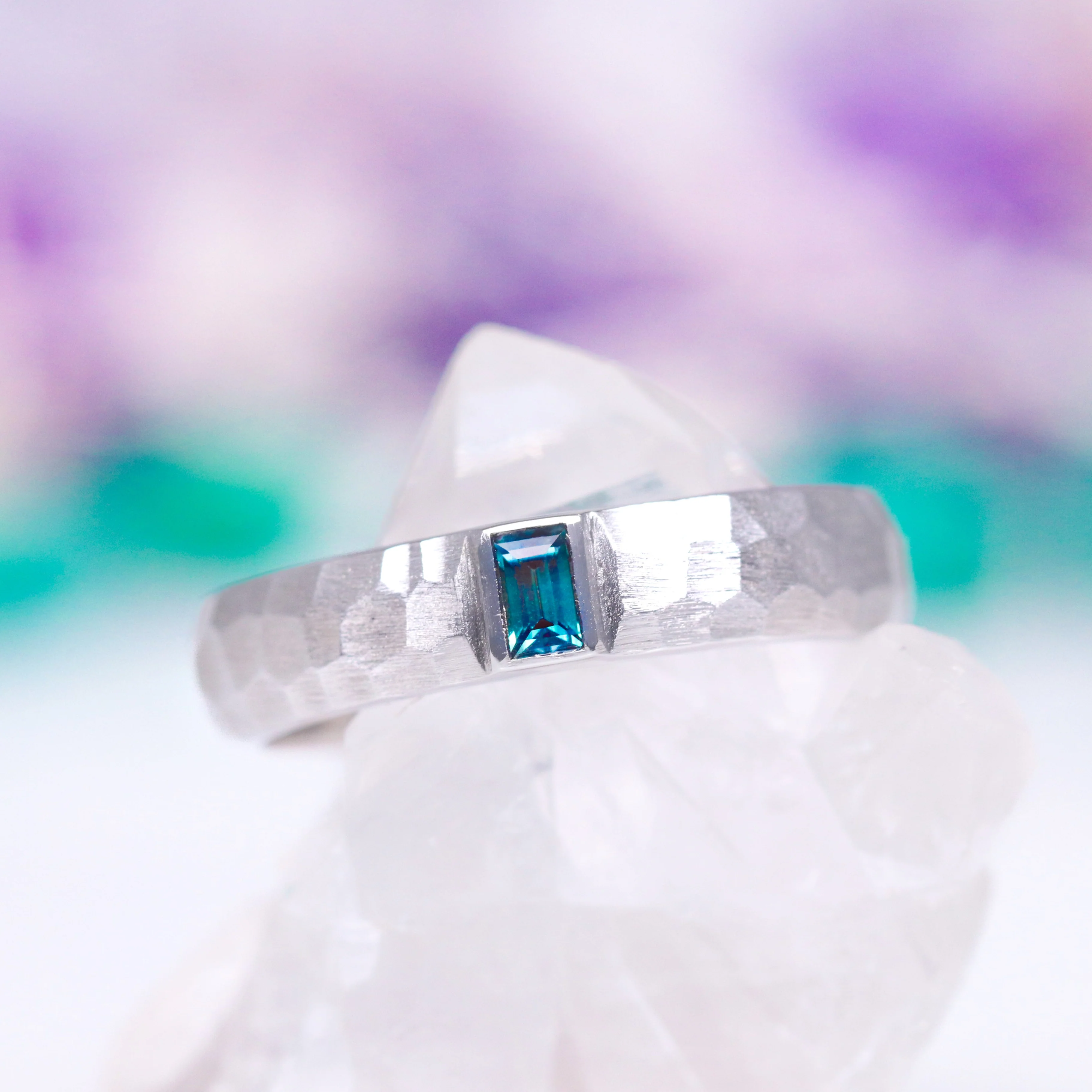 Alexandrite Hammered Wedding Band in 14K White Gold (5.5mm) - Image 3