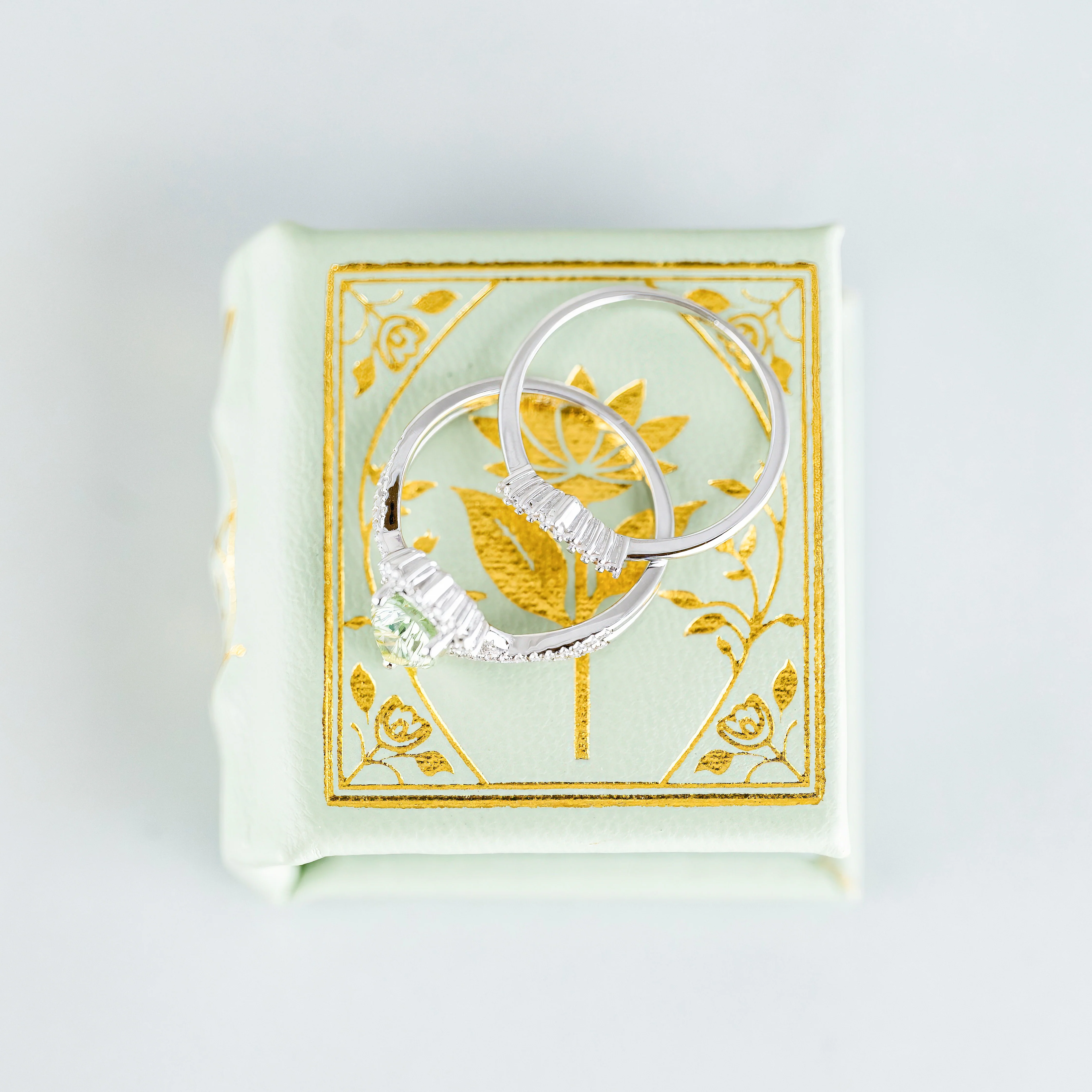 Spring Court Handmade Leather Book Ring Box- Bloomlight Green Edition (Small) - Image 3